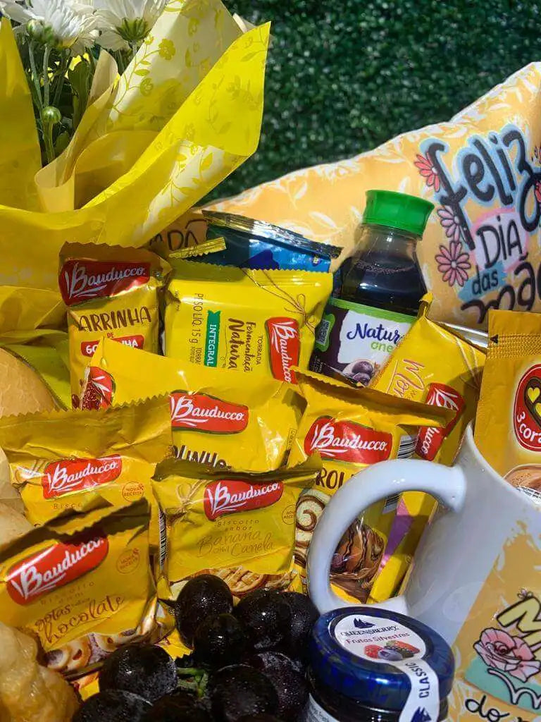 Cesta de Café da Manhã para Mãe com Margarida com Balão